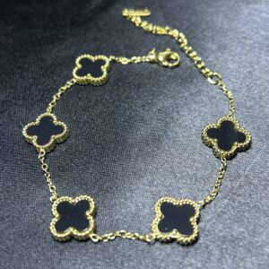 Noir Clover Elegance Bracelet