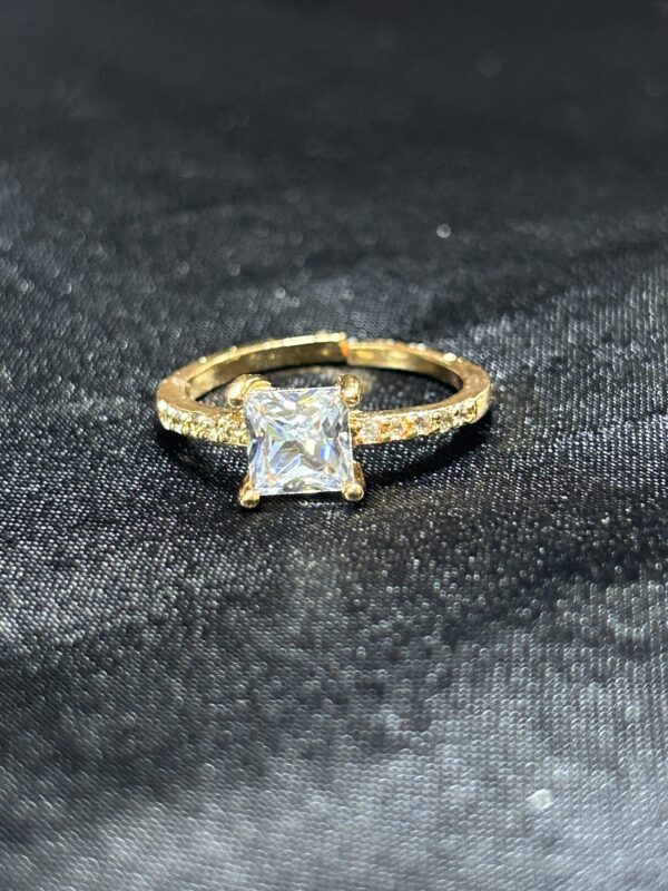 Radiant Solitaire Ring (Adjustable)