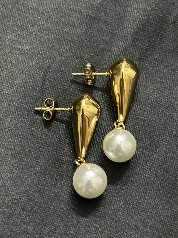 Aurora Teardrop Pearls - Image 2