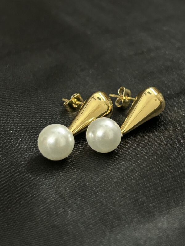 Aurora Teardrop Pearls - Image 3