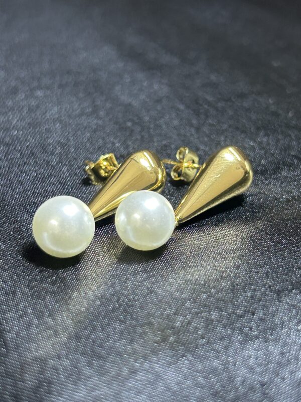 Aurora Teardrop Pearls - Image 4